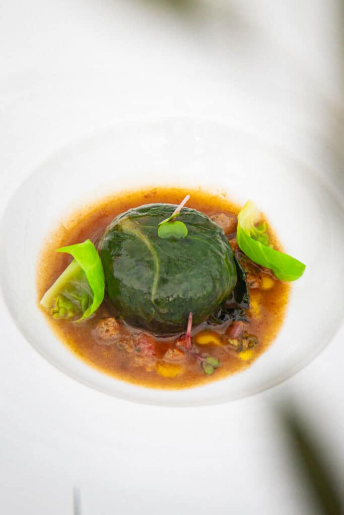 plat à base de chou servi par Pauline Carasco lors d'une résidence culinaire près d'Angers à la Rouselle Hors Champ