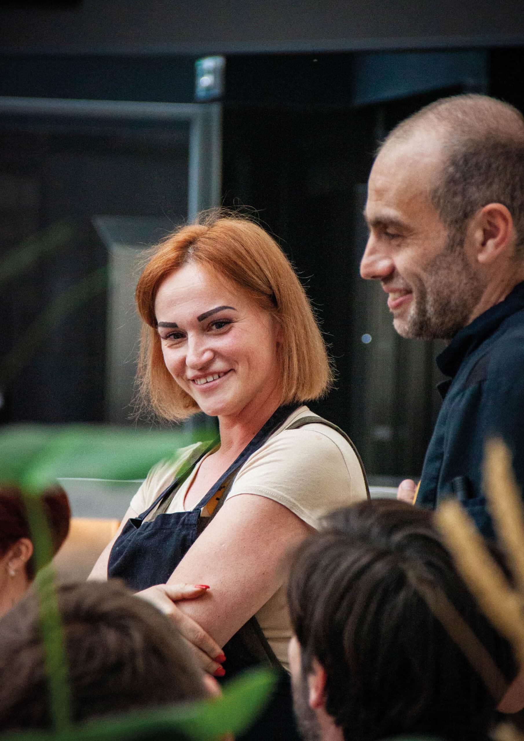 Slava et Fabrice pendant le Refugee Food festival 2024 à Tours, au restaurant "Sésame" à MAME